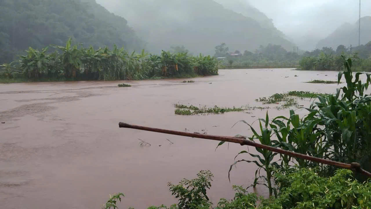 Ngập sâu nhiều khu vực tại Sơn La do mưa lớn