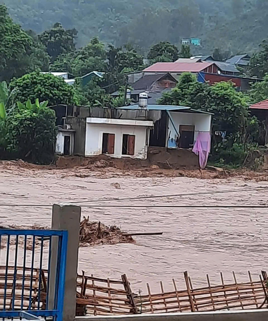 4 người chết, 2 người mất tích trong mưa lũ ở Sơn La