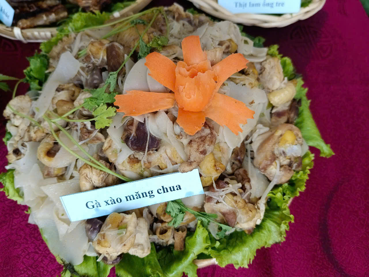 Đặc sắc mâm cỗ Tết 'Xíp xí' của người Thái trắng Sơn La