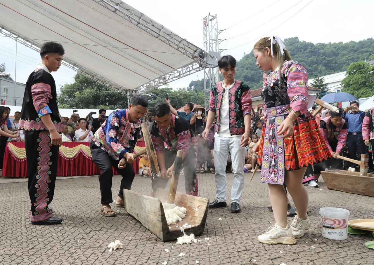 Vui Tết độc lập trên cao nguyên Mộc Châu