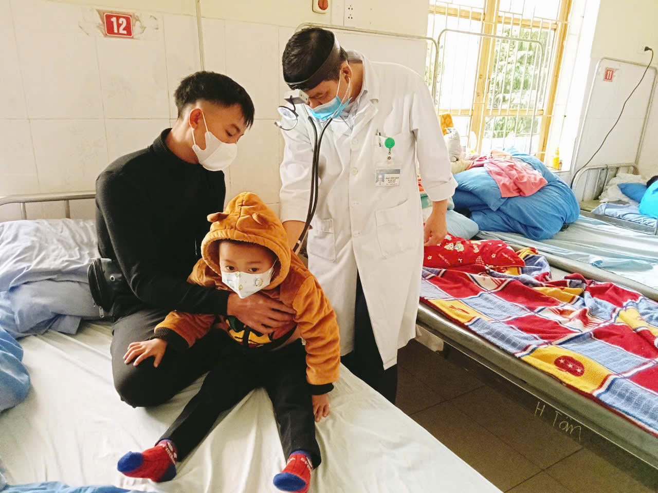 Nỗ lực nâng cao độ che phủ bảo hiểm y tế ở xã nông thôn mới