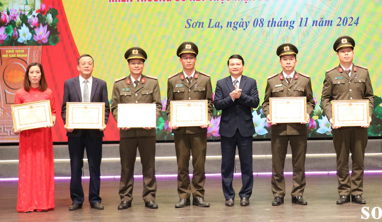 Sơn La tổ chức Lễ hưởng ứng Ngày Pháp luật nước Cộng hòa xã hội chủ nghĩa Việt Nam