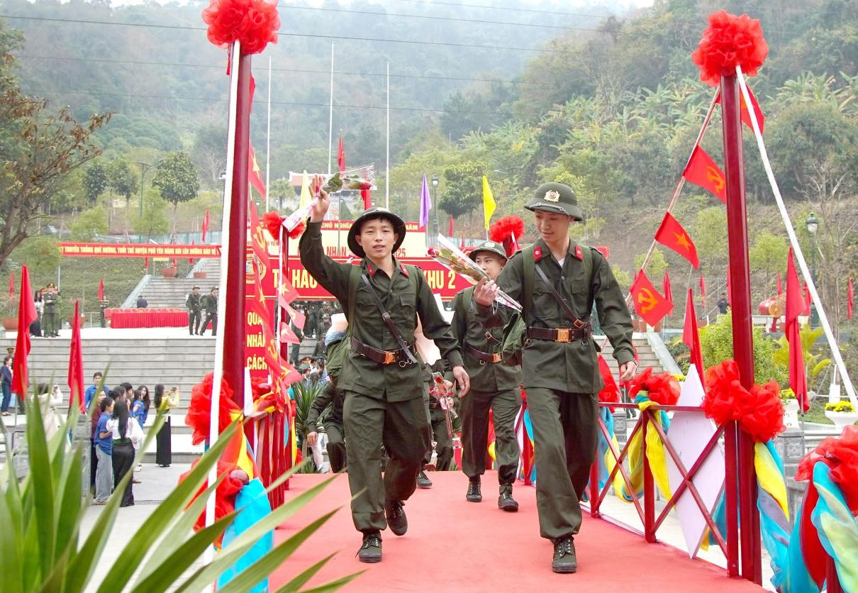 Rộn ràng ngày hội tòng quân ở Sơn La