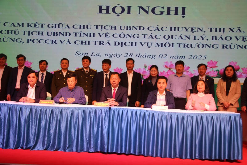 Tỉnh Sơn La tổ chức ký cam kết bảo vệ rừng và phòng cháy chữa cháy rừng