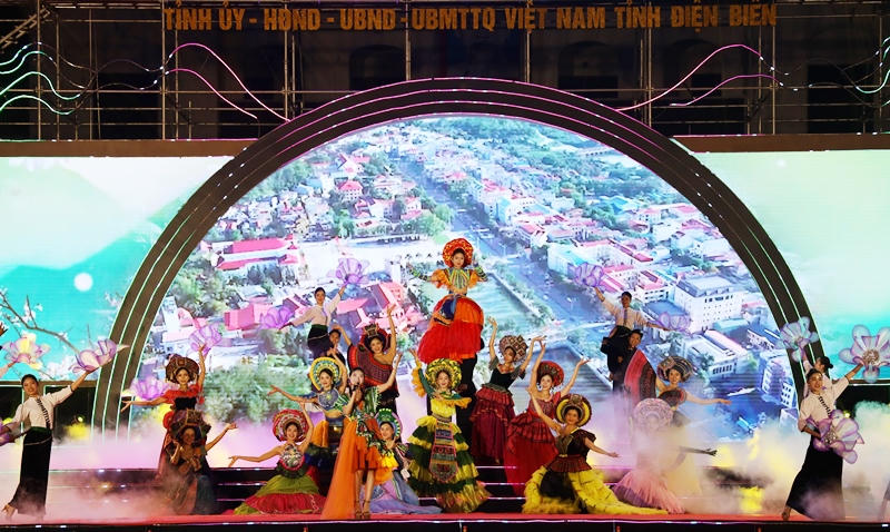 Những trải nghiệm thú vị tại Lễ hội hoa ban Điện Biên