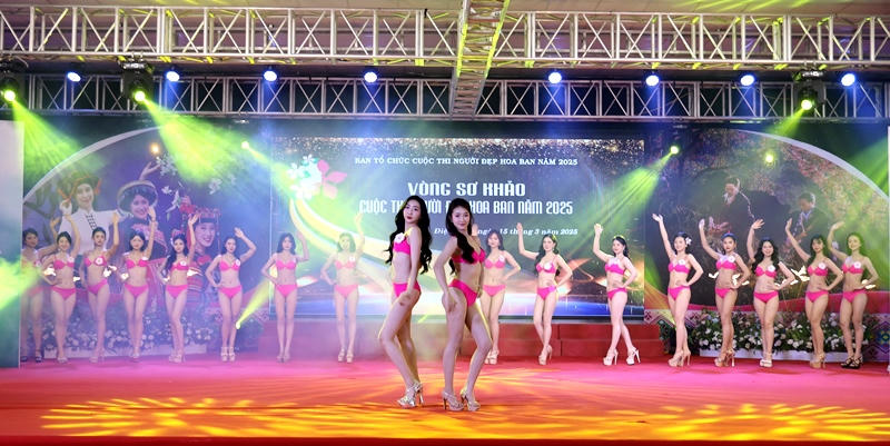 Những trải nghiệm thú vị tại Lễ hội hoa ban Điện Biên