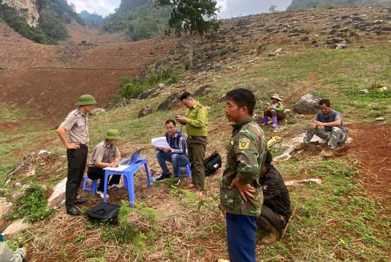 Cán bộ thi hành án vùng cao Phạm Ngọc Hưởng và kỷ niệm bị đương sự chốt cửa dọa ..."đốt xăng"