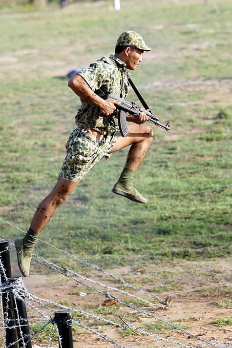 Xem đặc công Việt Nam xung trận