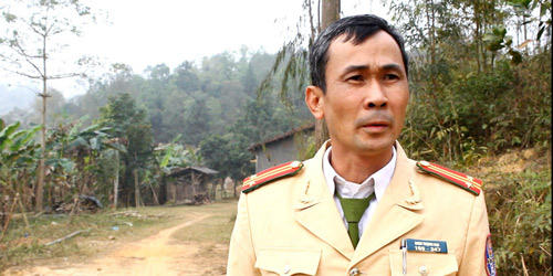 Bắt đối tượng buôn 156 bánh heroin bằng… 1 cái gậy