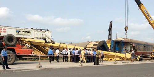 Tai nạn kinh hoàng tại Quảng Trị: Tàu hỏa đâm đứt đôi xe tải