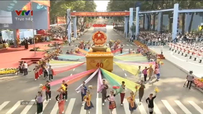 TP. Hồ Chí Minh diễu hành, diễu binh mừng 40 năm thống nhất