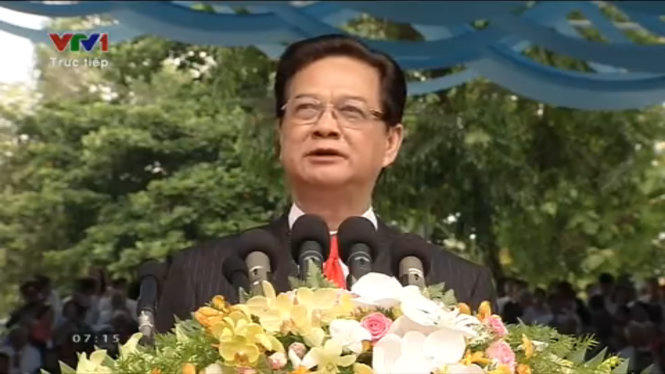 TP. Hồ Chí Minh diễu hành, diễu binh mừng 40 năm thống nhất