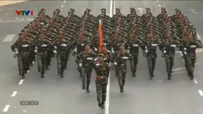 TP. Hồ Chí Minh diễu hành, diễu binh mừng 40 năm thống nhất