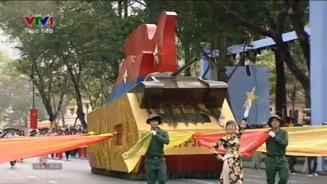 TP. Hồ Chí Minh diễu hành, diễu binh mừng 40 năm thống nhất