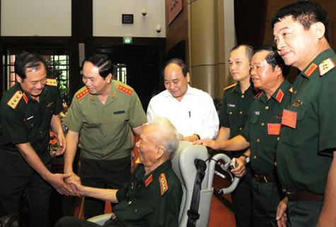 Không để đất nước bất ngờ trước những đối phương mới 