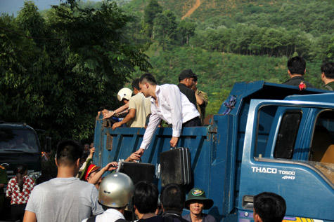 Yên Bái huy động hơn 300 trinh sát truy bắt hung thủ vụ thảm án