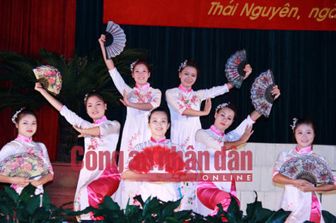 "Nữ sinh giết người tình trên xe Lexus" được đặc xá