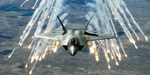 Nga đưa vũ khí mới vào Syria đánh IS, Mỹ nghi Nga do thám"chim ăn thịt"