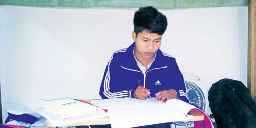 Cuộc giải cứu động trời em bé bên miệng huyệt mộ