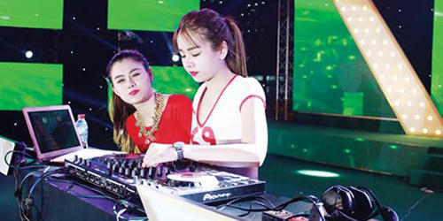 Góc khuất nghề DJ: Cạm bẫy sau ánh đèn màu