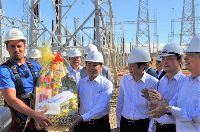 Phát động thi viết, sáng tác thơ và nhạc mừng EVNNPT tròn '10 tuổi'