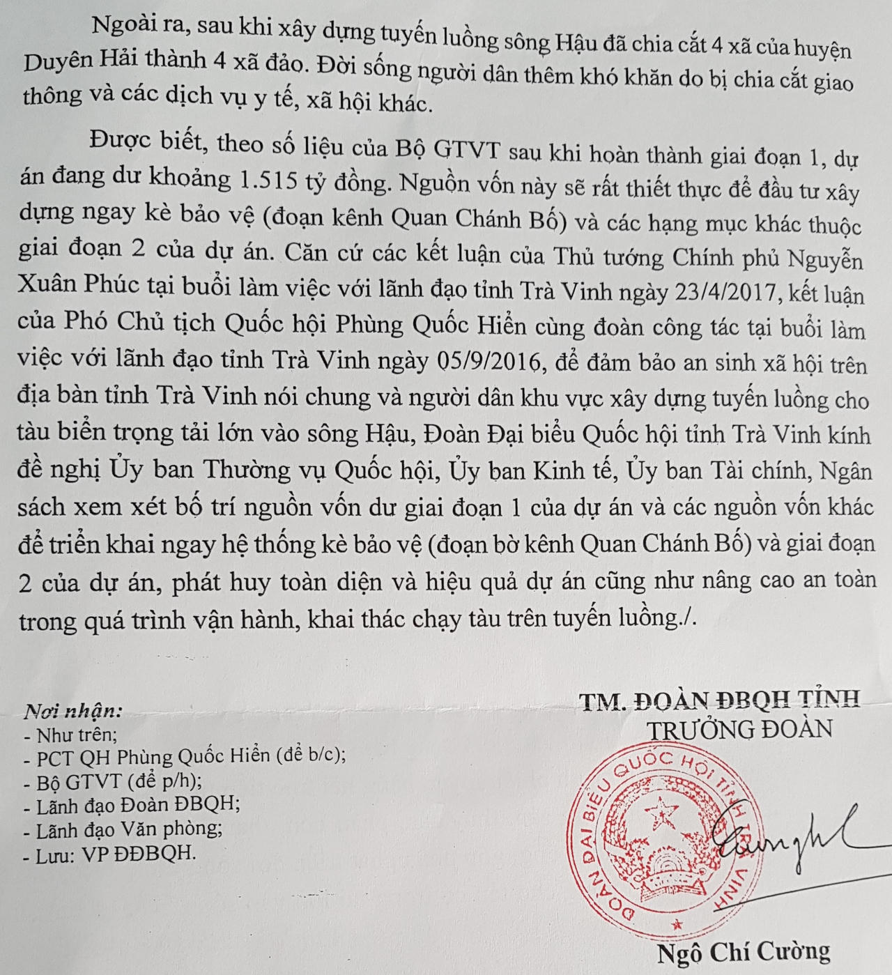 Sóng đang “nuốt” bờ, luồng sông Hậu cần “giáp” bảo vệ