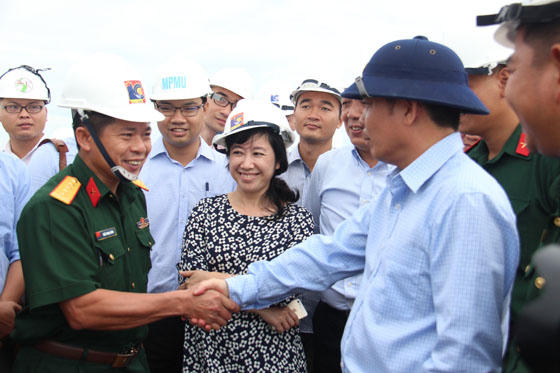 “Cánh cổng” lớn của miền Tây ra sao sau 2 năm rộng mở?