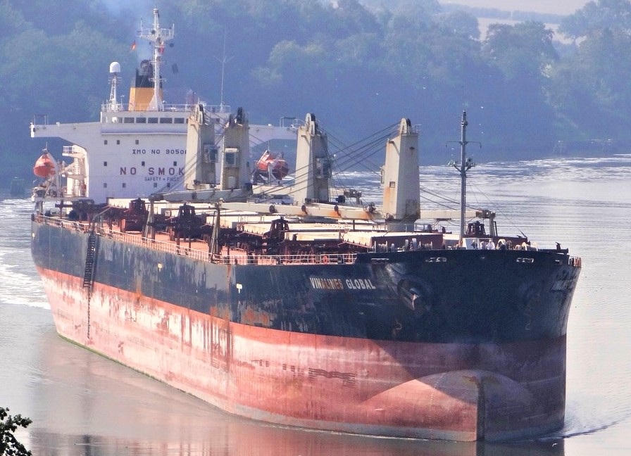 Vinalines “sóng cả không ngã tay chèo”