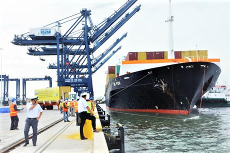 Sách nhiễu giảm, tàu “lướt” nhanh vì cải cách hành chính trong Hàng hải