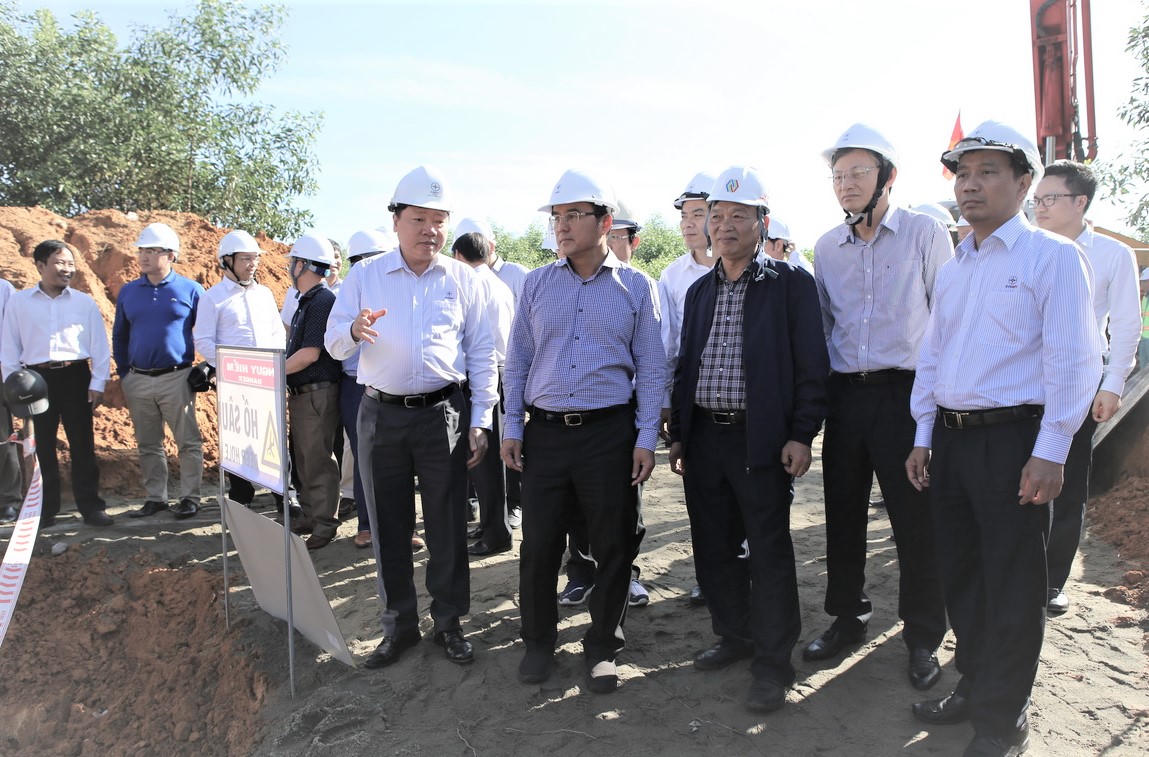 Doanh nghiệp 'kêu trời' chuyện đơn giá, định mức công trình điện