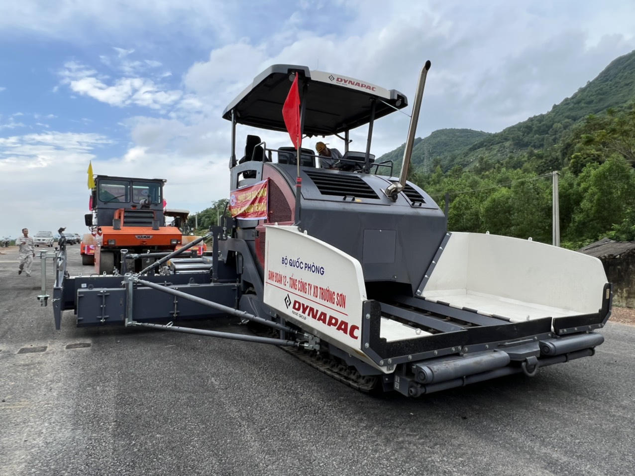 Cùng lúc, vào thầu thi công 6 dự án cao tốc, họ là ai?