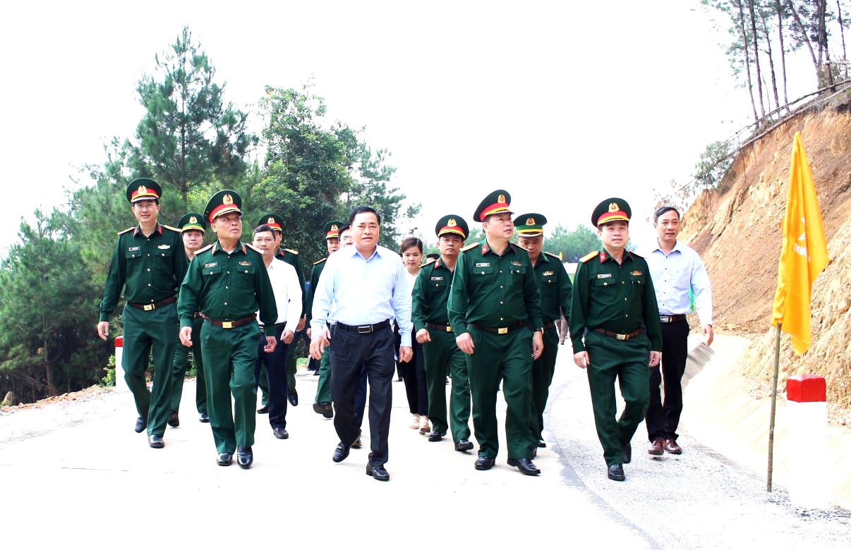 Bàn giao, đưa vào sử dụng đường tuần tra biên giới hơn 160 tỷ đồng