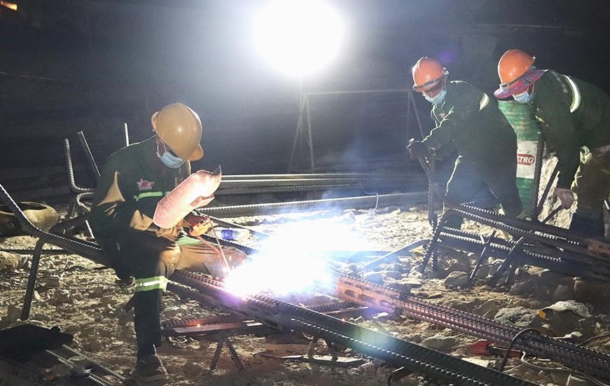 EVN treo thưởng hàng trăm triệu trên công trường Thủy điện Ialy