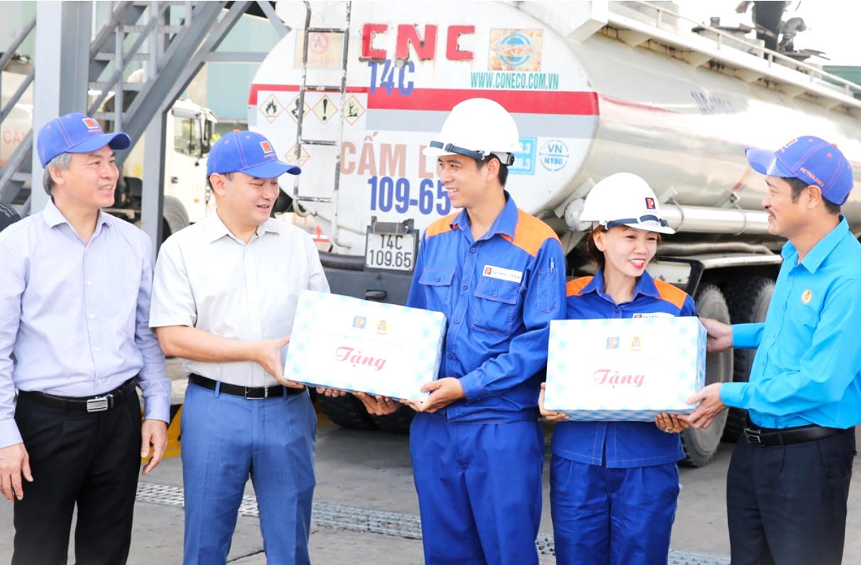 Nghe chuyện Petrolimex giữ ‘lửa’ cho nền kinh tế 