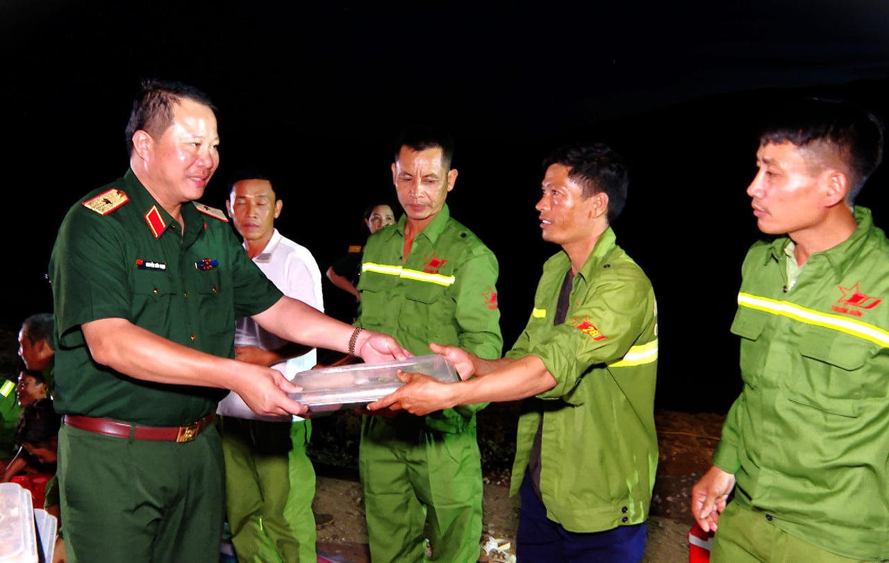 ‘Thâu đếm suốt sáng’ trên công trường cao tốc Nghi Sơn - Quốc lộ 45