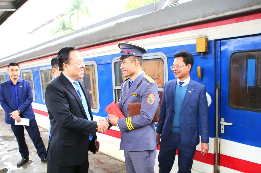 Chủ tịch VNR: 'Đường sắt dần qua những cung đường hiểm trở'