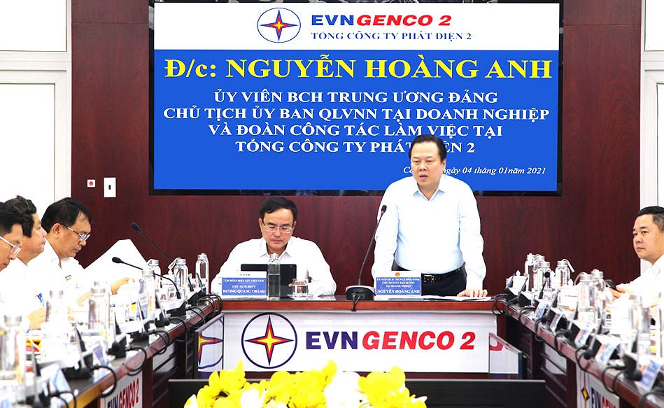 Chủ tịch ‘Siêu’ Ủy ban: ‘Có lúc, chúng tôi vừa chạy vừa xếp hàng’