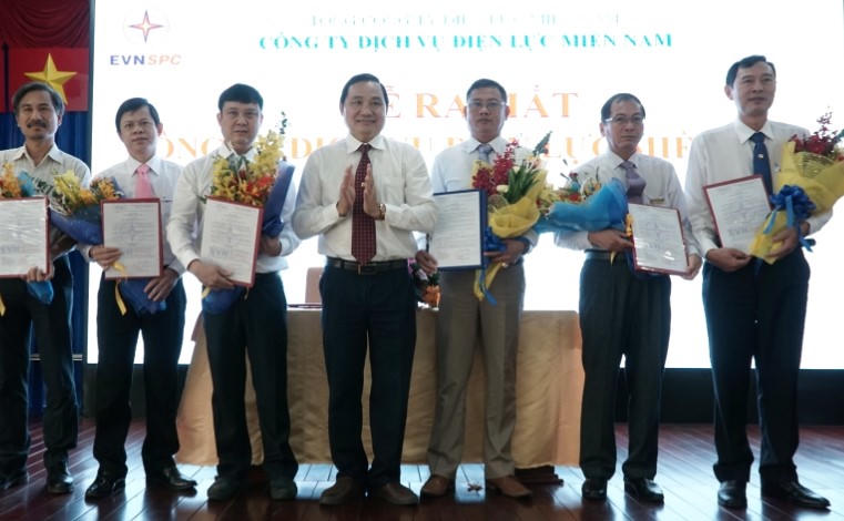 'Trả lại tên cho em' nếu tái cơ cấu một doanh nghiệp ngành Điện