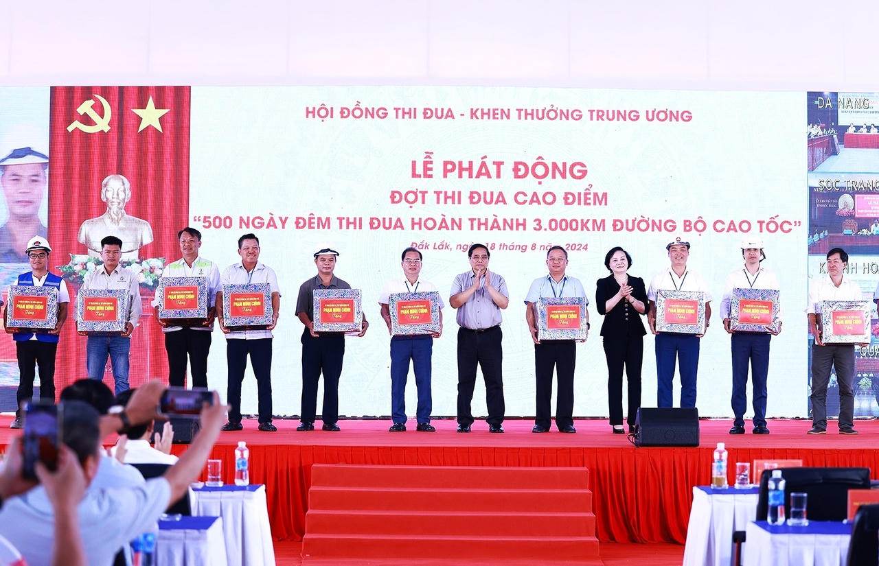 Luật Đường bộ tựa 'đường cao tốc', vẽ không gian cho sự phát triển