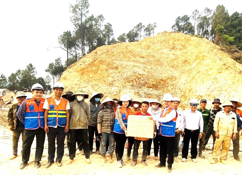 'Tướng trận' Sông Đà kể chuyện băng rừng, vượt sông vì dòng điện đất nước 