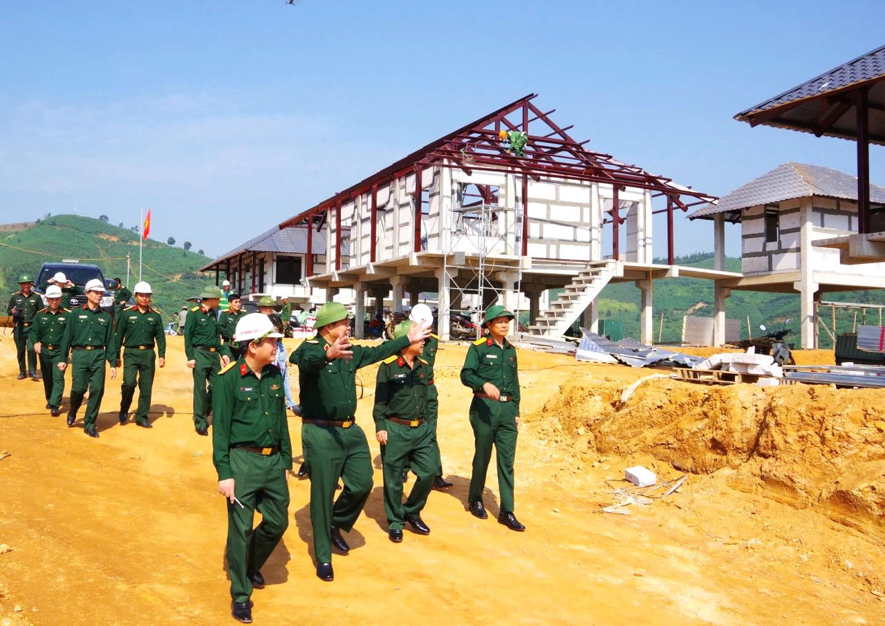 Binh đoàn 12 thi đua '50 ngày đêm lao động kiểu mẫu' ở Làng Nủ