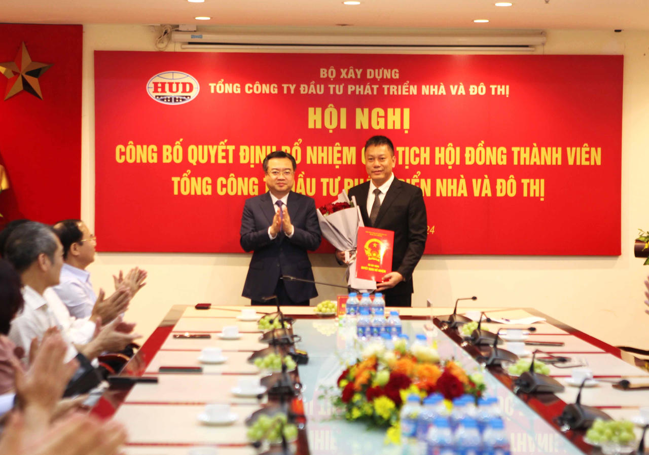 Công bố Quyết định chỉ định nhân sự Bí thư Đảng ủy HUD