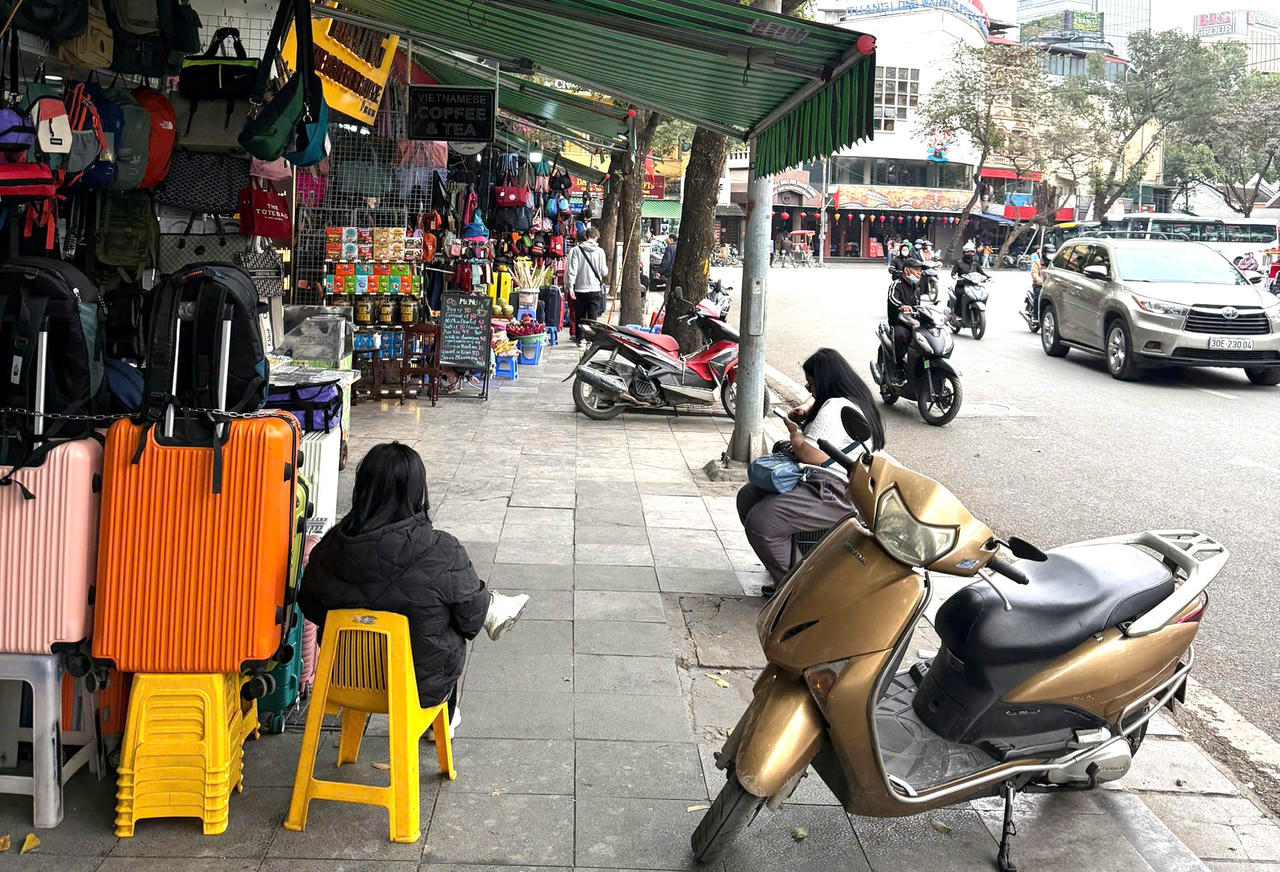 Doanh nghiệp, hộ kinh doanh 'lên dây cót' cho việc di chuyển khỏi đất 'vàng' Hồ Gươm