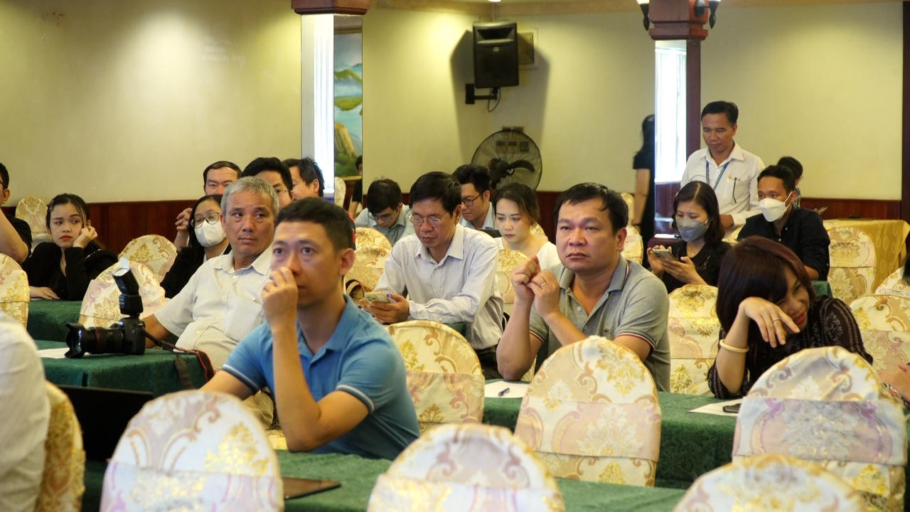 Nâng cao năng lực thực hiện chương trình giảm nghèo thông tin