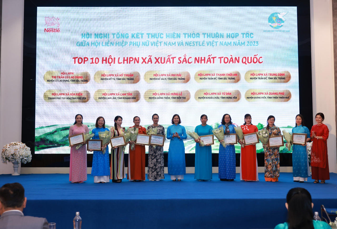 Chung tay xây dựng hình ảnh người phụ nữ Việt Nam thời đại mới