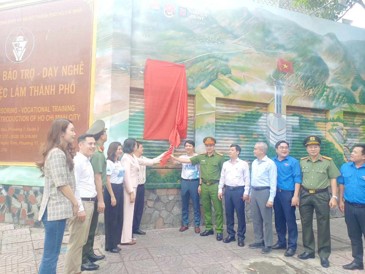 Công an TP HCM khánh thành công trình bích họa 'Việt Nam tươi đẹp'