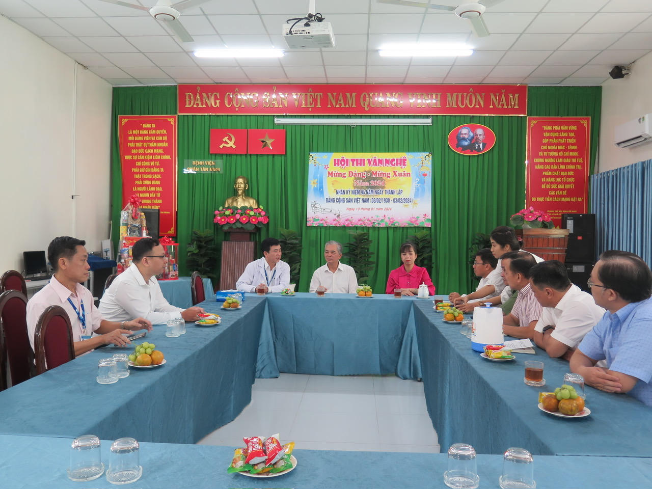 Lãnh đạo TP HCM thăm và chúc Tết các cá nhân, đơn vị tiêu biểu