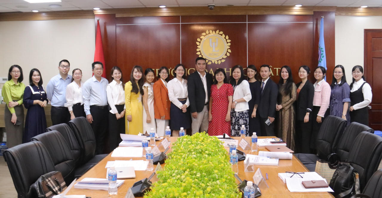 Cần hoàn thiện quy định về 'thịt nhân tạo' để bảo vệ người tiêu dùng thời hội nhập