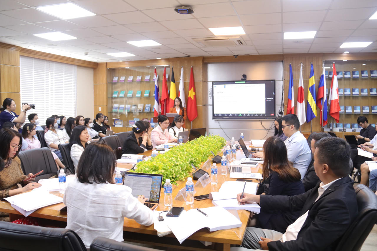 Cần hoàn thiện quy định về 'thịt nhân tạo' để bảo vệ người tiêu dùng thời hội nhập