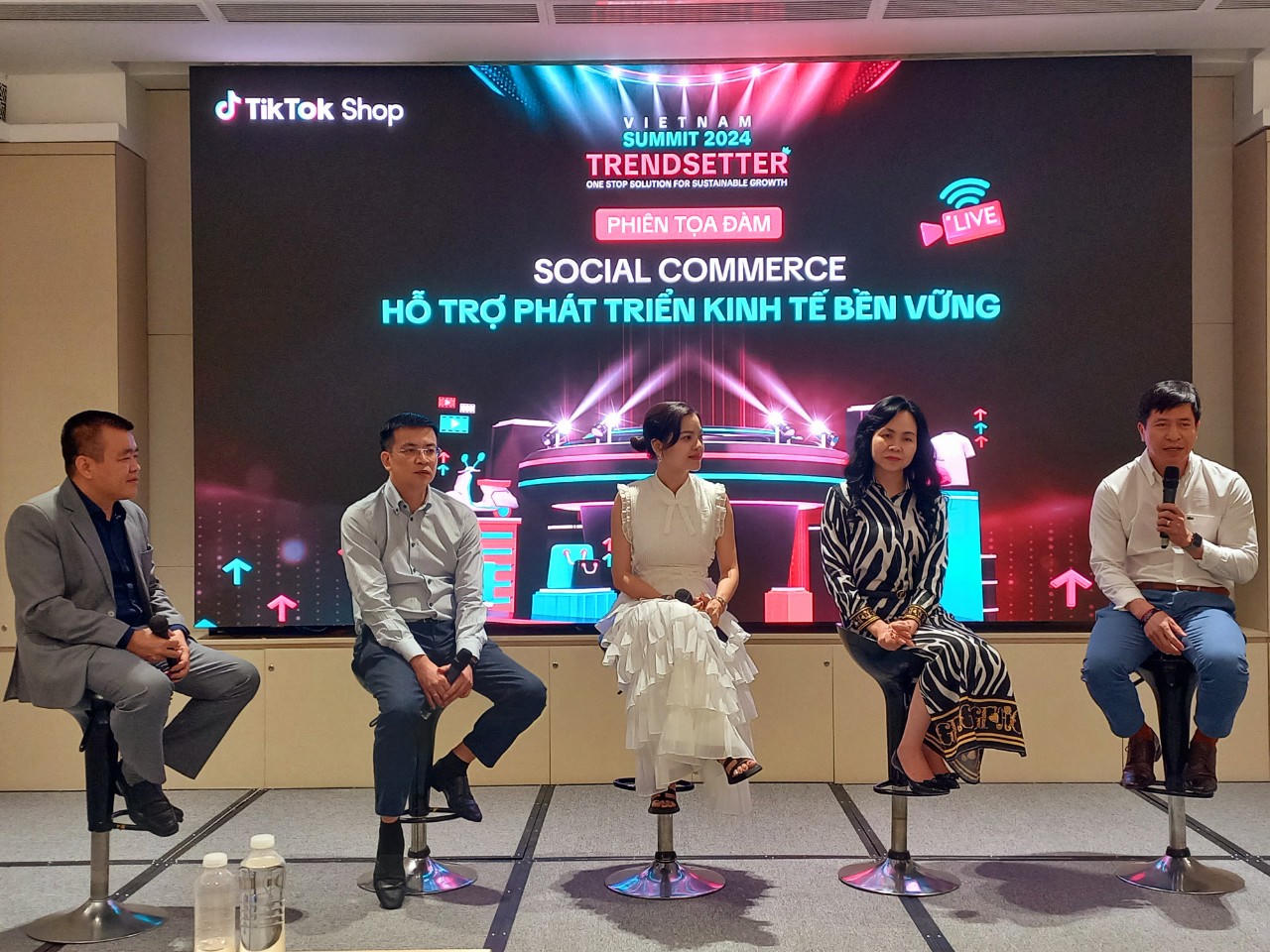 Thúc đẩy quảng bá hàng Việt và sản phẩm xanh trong lĩnh vực thương mại điện tử